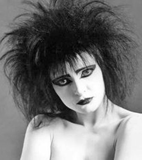 Siouxsie Siouxsie Sioux 80s, Uk Icon, Wave Dance, New Wave Music, 80s Goth, Siouxsie Sioux, Siouxsie And The Banshees, 80s Makeup, Goth Bands