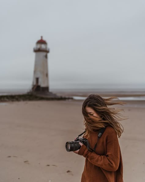 Photographer Aesthetic, Couple Beach Pictures, Winter Beach, Couple Beach, Summer Photos, Branding Photos, Photo Images, Photography Inspo, Self Portrait