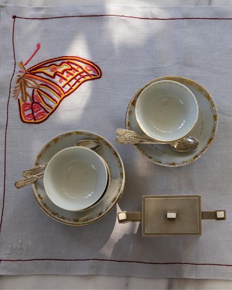 I’ve got some beautiful shoots planned in the next few weeks and I’ve been taking inspiration from both the beautiful embroidered table linen and imagery from @campante.tableware 🌸🦞🪷🌸✨🪻 #interiorstyling #interiordesign #interiors #creativeconsultant #creativecontent #florals #beauty #homedecor #homeinterior #weekendvibes #loveyourhome #homedesign #mantlepiecestyling #emmastonejohnston #colouryourhome #creativespaces #walthamstowvillage #walthamstow #walthamforest Mantle Piece, Love Your Home, Table Linen, Emma Stone, Interior Styling, Table Linens, House Interior, House Design, How To Plan