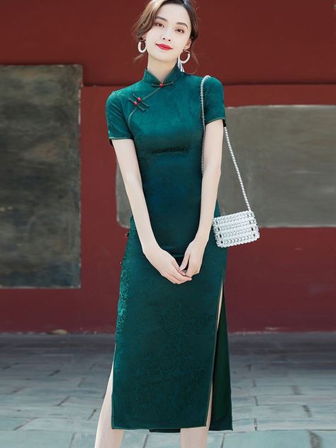 2021 Summer Green Jacquard Qipao / Cheongsam Dress - CozyLadyWear Cheongsam Aesthetic, Casual Qipao, Qipao Outfit, Long Split Dress, Cheongsam Pattern, Green Cheongsam, Asian Princess, Different Dress Styles, Chinese Style Dress