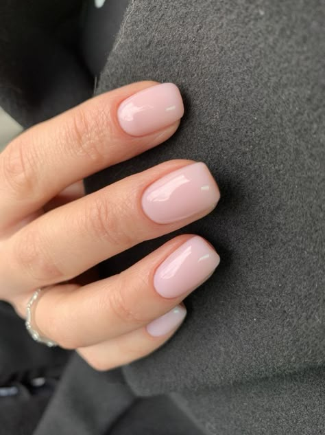 Rounded Square Natural Nails, Wedding Nails Square Round, Square Nails With Rounded Edges, Short Oval Nails Acrylic Summer, Natural Square Acrylic Nails, Sns Nails Short, Classy Nails Squoval, Fun Wedding Nails For Bride, Gel Nails Short Natural