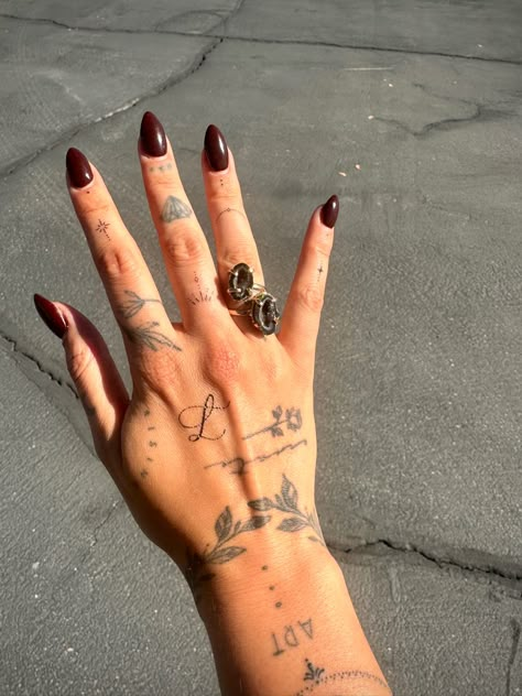 Long Finger Tattoo, Flowy Hand Tattoo, Hand Bracelet Tattoo, Side Hand Tattoos Words, Hand Tattoo Script, 777 Hand Tattoo, Wrist To Hand Tattoos For Women, Hand Tattoos Quotes, Best Friend Hand Tattoos