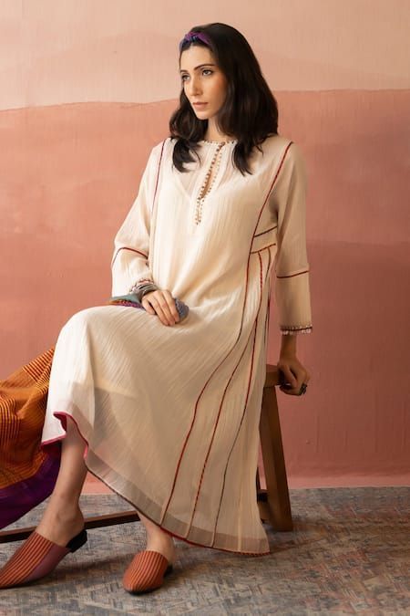 Buy White Striped Chanderi Solid Round Kafil Neck Kurta For Women by Swatti Kapoor Online at Aza Fashions. Kurta Women, Stylish Kurtis Design, Kurta For Women, Simple Kurta Designs, Designer Kurti Patterns, Simple Kurti Designs, Kurti Designs Latest, Kurta Design, Pakistani Dresses Casual