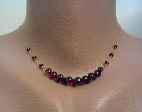 Crystal Stone Jewelry, Beautiful Beaded Jewelry, Diy Jewelry Necklace, Pearl Necklace Designs, Beaded Necklace Designs, Beaded Jewels, Garnet Necklace, Diy Wire Jewelry, Fancy Jewellery