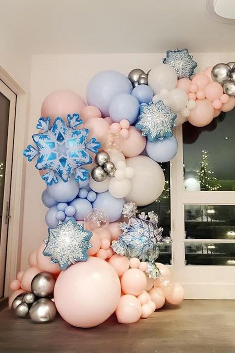 Christmas Gender Reveal, Winter Wonderland Birthday Party, Winter Baby Shower Themes, Silver Balloons, Wonderland Birthday Party, Snowflake Party, Gender Reveal Party Supplies, Winter Wonderland Birthday, Gender Reveal Themes