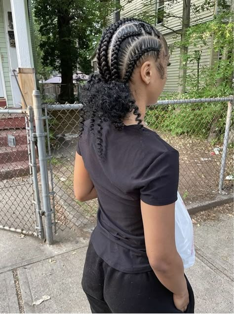 Cornrow Bun, Cornrows Into A Bun, Bday Hairstyles, Bun Braids, Hair Stripes, Braiding Hairstyles, Short Box Braids Hairstyles, Quick Natural Hair Styles, Hair Business