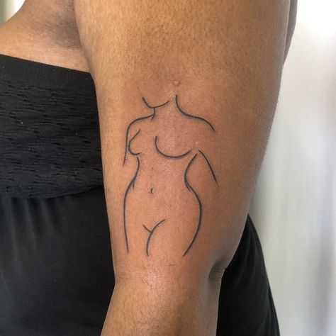 Figure Tattoo, Hip Tattoos Women, Black Girls With Tattoos, Silhouette Tattoos, Tattoos For Black Skin, Dope Tattoos For Women, Stylist Tattoos, Body Tattoo, Classy Tattoos