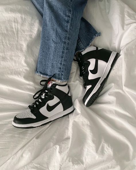 Black and white Nike High Dunks on white bed sheets Dunks Nike Outfit, Nike Dunk High Outfit, Dunk High Outfit, Nike High Dunks, Dunks Panda, Panda Nike, Dunks Black, Girls Sneakers Outfit, Panda Sneakers