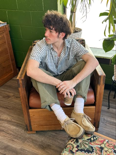 Men's Cottagecore Fashion, Green Khaki Pants Outfit Men, Granola Summer Outfits Men, Granola Mens Outfits, Eclectic Grandpa Outfits Men, Earthy Style Men, Grandpacore Outfit Male, Grandpa Core Outfits Men, Clark Wallabees Men Outfit