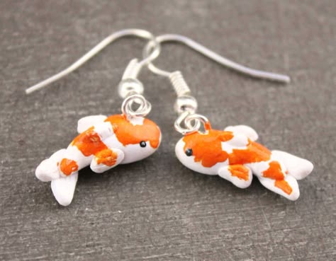 Polymer Clay Fish, Clay Fish, Polymer Clay Gifts, Fish Earrings, Polymer Clay Figures, Clay Inspo, Tanah Liat, Polymer Clay Animals, Polymer Clay Jewelry Diy