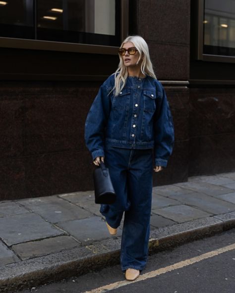 10 Of The Hottest Products On Instagram Right Now Denim Outfit Fall, Double Denim Outfit, Collarless Denim Jacket, Looks Jeans, Fashion Trend Forecast, Denim On Denim, All Jeans, Fall Denim, Double Denim