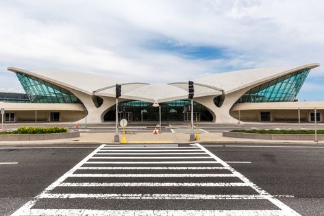 The TWA Hotel Turns an Abandoned Airport Terminal Into a Midcentury Dream - Dwell Twa Flight Center, Twa Terminal, متحف فني, Brooklyn Design, Butterfly Roof, Flight Centre, Airport Design, Airports Terminal, Airport Hotel