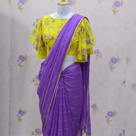 Georgette Sarees Blouse Designs, Georgette Saree Blouse Designs, Ruffle Blouse Designs, Plain Sarees, Silk Saree Blouse Designs Patterns, Saree Ideas, Fashion Show Dresses, Makeup Order, Saree Blouse Neck Designs