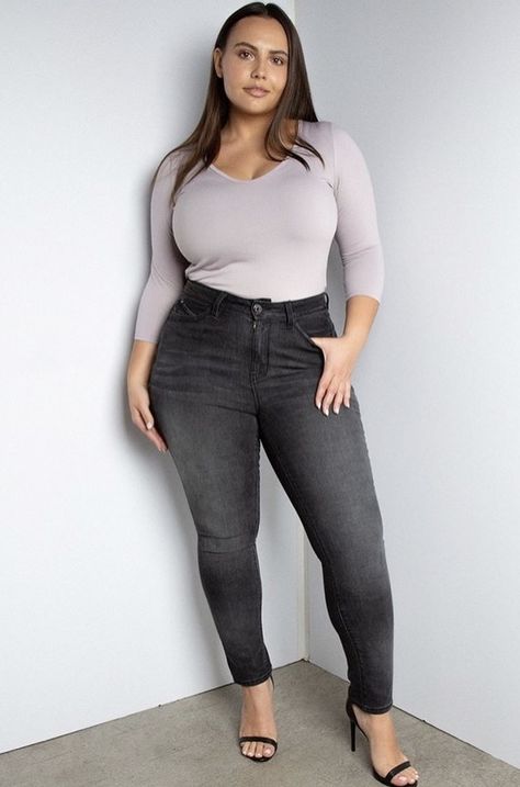 Plus Size Hour Glass, Anna Krylova, Pictures Of Anna, Gorgeous Eyes, Plus Sized, Fashion Hair, Grey Jean, Fashion Blog, Instagram Post