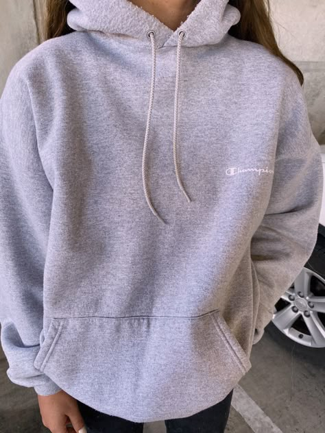 School Spring Pictures, Plain Grey Hoodie, Gray Hoodie Outfit, Hoddies Outfits, Cute Hoodies, Casual College Outfits, Cute Lazy Outfits, Casual School Outfits, Lazy Outfits