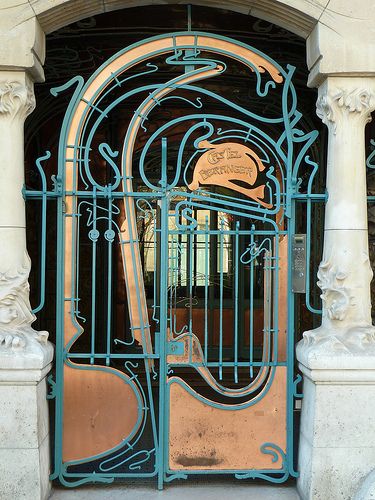 Castel Berlanger by Hector Guimard - Gate #bluedivagal, bluedivadesigns.wordpress.com Paris Exterior, Hector Guimard, Architecture Art Nouveau, Design Art Nouveau, Art Nouveau Architecture, Main Door Design, Iron Work, Art Nouveau Design, Vintage Paris