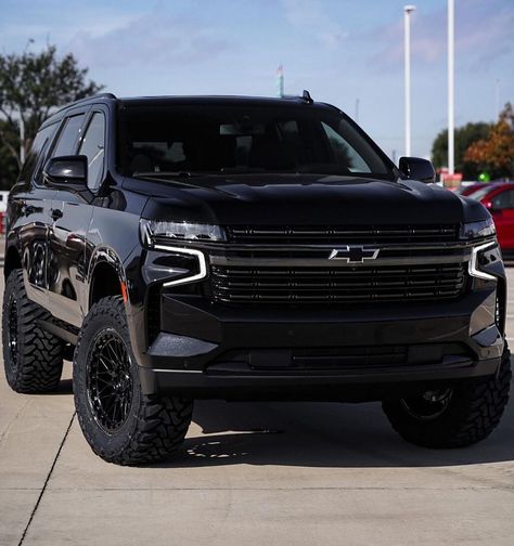 Motor vehicles are so ubiquitous in our lives that we sometimes think of them as a natural part of the urban environment. Like roads, bikes, trees, and coffee shops... However, some cars are so bizarre and 'out there' that you can’t help but do a double take. 2023 Tahoe Z71, Suv Mom Car, 2022 Chevy Tahoe Z71, Chevy Tahoe Accessories, Suburban 2022, Z71 Suburban, 2023 Chevy Suburban, Blacked Out Tahoe, 2023 Suburban