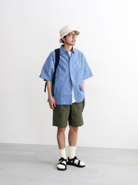 Japanese Men Summer Outfit, Summer Japanese Outfits Men, City Boy Aesthetic Japan, Japanese Summer Outfits Men, Japan Fashion Street Men, Japanese Summer Outfits, Japanese Summer Fashion, Japan Style Outfits, Japan Summer Outfit