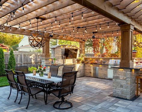 Backyard Entertainment, Outdoor Kitchen Design Modern, Outdoor Fireplace Patio, Outdoor Kitchen Plans, Outdoor Patio Designs, Backyard Fireplace, Backyard Pavilion, Backyard Kitchen, Outdoor Kitchen Patio