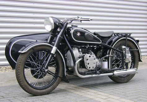 1938 BMW R71 Brat Motorcycle, Ural Motorcycle, Bmw Vintage, Motos Bmw, Bike Bmw, Motorcycle Images, Bmw Scrambler, Vintage Cafe Racer, Custom Motorcycle Helmets