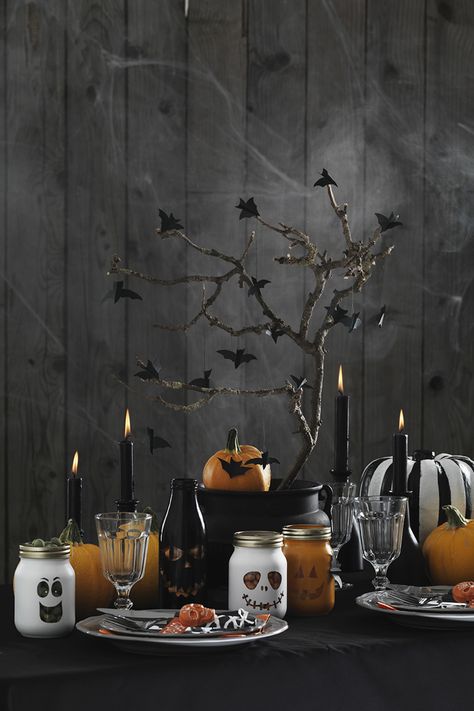 Diy Table Setting, Halloween Lifestyle, Diy Halloween Tree, Scary Decor, Hallowen Party, Postres Halloween, Table Decoration Ideas, Holidays 2023, Balloons Decoration