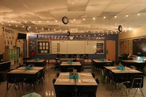 Black Wall Classroom, Classroom Paint Ideas Walls, Classroom Decor Dark Academia, Classroom Setting Arrangement, Desk Grouping Ideas Classroom, Guy Teacher Classroom Decor, Classroom Decor With Lights, Quiet Corner Classroom High School, High School Classroom Lighting Ideas