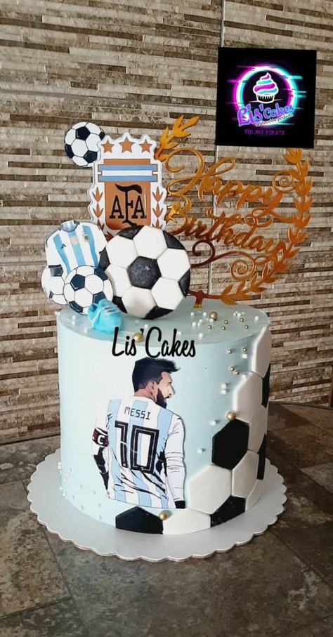 Messi Cake Argentina, Argentina Cake Design, Argentina Soccer Birthday Cake, Messi Bday Cake, Lionel Messi Cake Ideas, Cake With Messi, Messi Birthday Cake Argentina, Messi Soccer Birthday Party, Soccer Birthday Cakes Messi