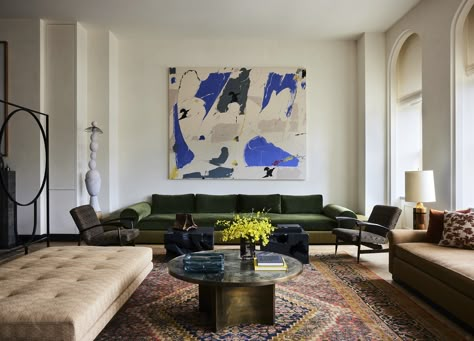 Pink Powder Room, Pretty Interiors, Soho Loft, Richard Serra, New York Loft, Manhattan Apartment, Shade Structure, Armchair Vintage, Living Room Inspo