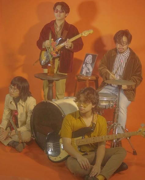 Four Of Spades Band, Iv Of Spades Poster, Iv Of Spades Album Cover, Iv Of Spades Aesthetic, Iv Of Spades Art, Iv Of Spades Wallpaper, Poses For Groups, Band Outfit Ideas, Band Photoshoot Ideas