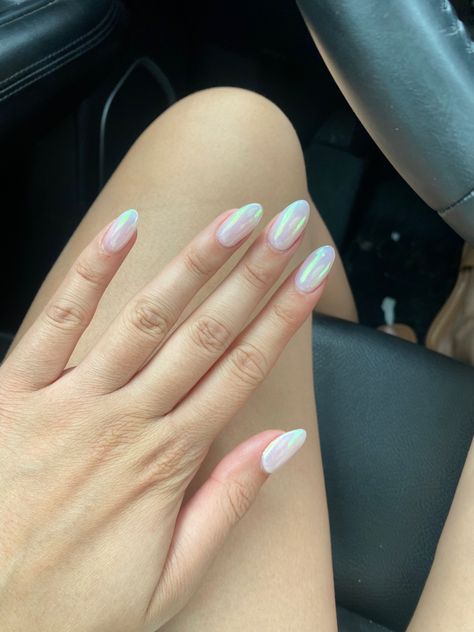 White Holographic Nails Almond, Champagne Dress Nails, Nail Designs Sns, Aurora Nails Design, Nails Aurora Effect, Opalescent Nails, 2023 Nails Ideas, Nails Ideas 2023, Nails Sns