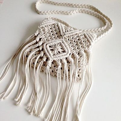 Macrame Bag Workshop Malaysia Macrame Handbag, Diy Macrame Wall Hanging, Dreamcatcher Diy, Art Macramé, Tas Bahu, Macrame Purse, Macrame Curtain, Macrame Patterns Tutorials, Pet House