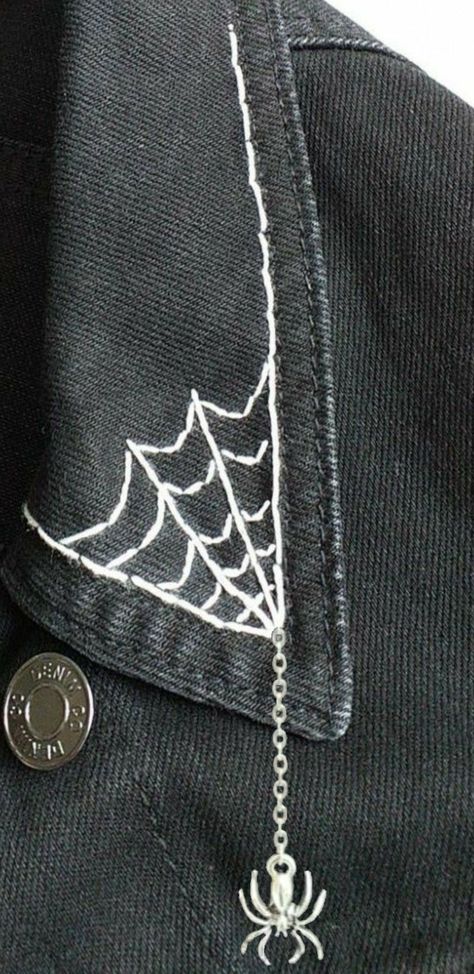 Spider Web Leather Jacket, Battle Vest Embroidery, Battle Vest Outfit Ideas, Patch Jacket Aesthetic, Alt Denim Jacket, Spiderpunk Jacket, Back Of Battle Jacket, Diy Witchy Outfit, Spider Web Jacket