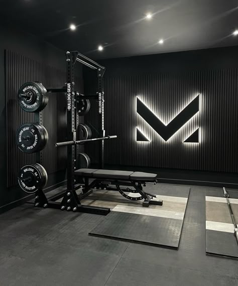 Industrial Gym Interior, Gym Design Interior Industrial, Classic Gym Interior, Dark Gym Interior, Futuristic Gym Interior, Small Home Gym Ideas, Home Gym Basement, Gym Lighting, Dream Home Gym