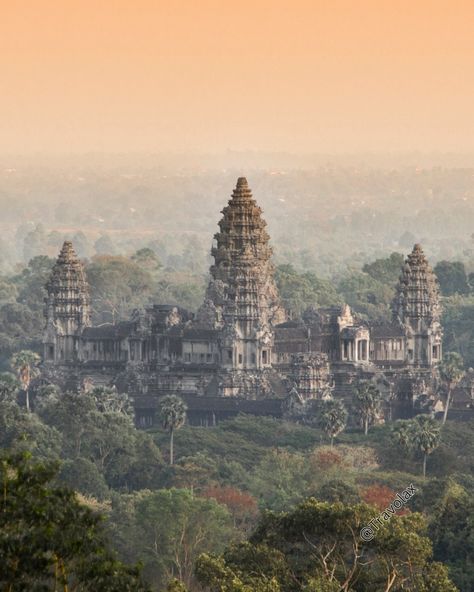 Angkor Wat, Cambodia . . . #angkorwat #cambodia #travel #explore #adventure #history #culture #ancienttemples #visitcambodia #angkorwattemple #siemreap #angkorwatphotography #cambodiatravel #cambodiatourism #templecomplex #ancientruins #historicsite #beautifuldestinations #travelphotography #wanderlust #southeastasia #khmerculture #angkorwatviews #templearchitecture #sunriseviews #worldheritagesite Grad Trip, Angkor Wat Cambodia, Angkor Wat Temple, Cambodia Travel, Sky Mountain, Temple Architecture, Photos Travel, All Who Wander, Ancient Temples