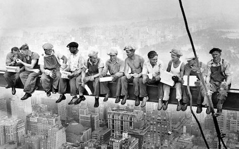 Lewis Wickes Hine, Lunch Atop A Skyscraper, Skyscraper New York, Lewis Hine, Vintage Foto's, Famous Pictures, Famous Photos, Fotografi Vintage, Vintage Versace