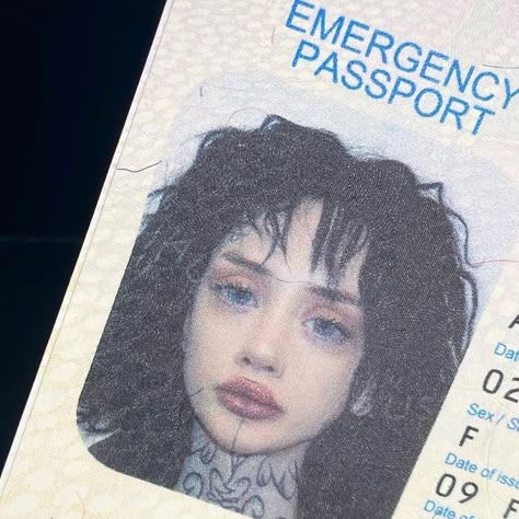 Passport Photo, White Aesthetic, Grunge Aesthetic, Tattoo Style, Portrait Art, Maquillaje De Ojos, Drawing Reference, Aesthetic Pictures, Pretty People