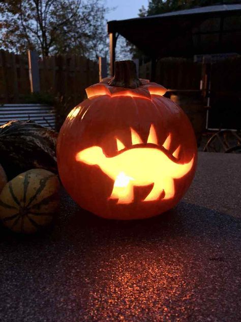 Pumpkin Dinosaur Carving, Easy Pumpkin Carving Ideas Dinosaur, Easy Dino Pumpkin Carving, Dinosaur Carved Pumpkin, Ideas For Carving Pumpkins Easy, Pumpkin Carving Ideas Dino, Pumpkin Carving Ideas Cute Easy, Pumping Carving Ideas Cute, Easy Dinosaur Pumpkin Carving