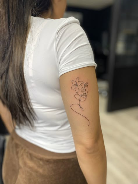 Single Life Tattoo, Single Flower Tattoo Designs, Flower Lady Tattoo, Single Line Flower Tattoo, Single Flower Tattoo, Cute Halloween Tattoos, Tattoos 2023, Mantra Tattoo, Single Line Tattoo