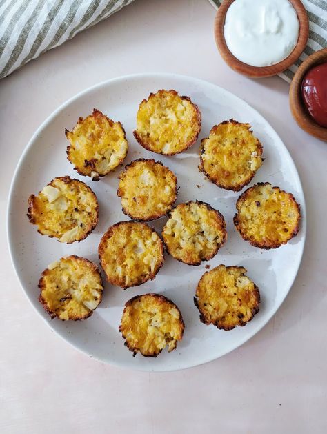 Cauliflower Tots Recipe, Cauliflower Muffins, Cheesy Mashed Cauliflower, Cauliflower Tots, Veggie Muffins, Snack For Kids, Vegetarian Gluten Free, Baked Cauliflower, Mashed Cauliflower