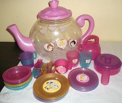 Bonnie Core, Childhood Desserts, Girlhood Nostalgia, Disney Princess Tea Set, Detective Office, Childhood Core, 2000s Childhood Memories, Winnie The Pooh Blanket, 2000s Toys