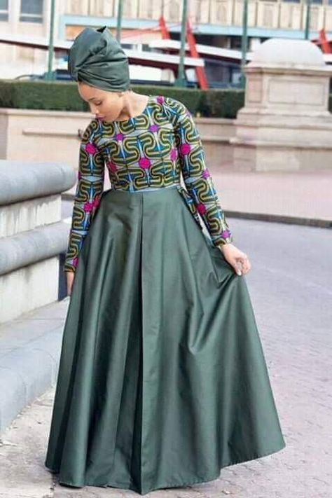 Shweshwe Traditional Dresses, Traditional Dresses African, African Traditional Wear, African Attire Dresses, Traditional African Clothing, Long African Dresses, Traditional Dresses Designs, Best African Dresses, African Fashion Skirts