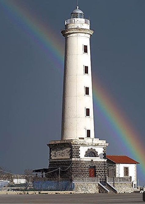 Beach Sculpture, Sculpture Inspiration, Lighthouses Photography, Lighthouse Photos, Lighthouse Pictures, Beautiful Lighthouse, Beacon Of Light, Beacon Lighting, Water Wheel