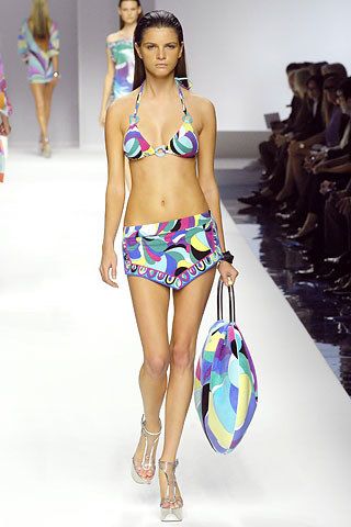 Pucci Aesthetic, Pucci Swimsuit, Swimming Suits, Emilio Pucci, Fashion Shows, Swimwear Fashion, Spring Summer Outfits, Modern Luxury, Warm Weather