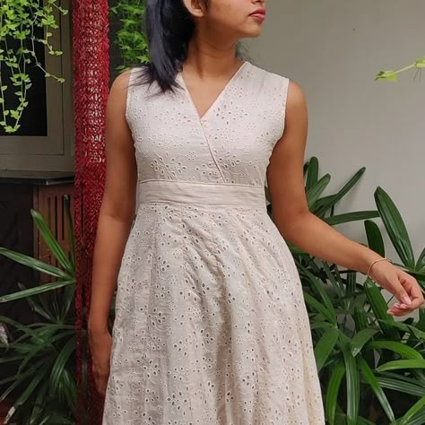 Hakoba Dress Patterns For Women, White Frocks For Women Western, White Hakoba Dress, Hakoba Dress Designs, Neck Models For Dresses, Dress Stitching Ideas Indian, Hakoba Frock, Off White Frock, Hakoba Kurta Designs