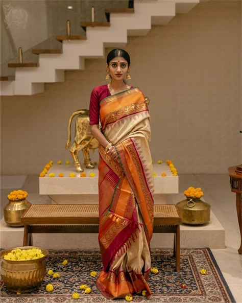 TULSI MADRAS (@tulsi.madras) • Instagram photos and videos Kanchipuram Silk Lehenga, Kankatala Pattu Sarees, Pattu Sarees Wedding, Kanjivaram Pattu Sarees, Pattu Lehenga, Tulsi Silks, Bride Sarees, Off White Saree, Sleeveless Blouse Designs