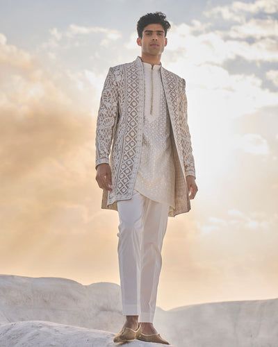 Sangeet Outfit For Men, Open Sherwani, Indo Western Outfits For Men, Traditional Indian Mens Clothing, Indian Menswear, Indian Wedding Suits Men, Grooms Outfit, Mens Ethnic Wear, Mens Traditional Wear