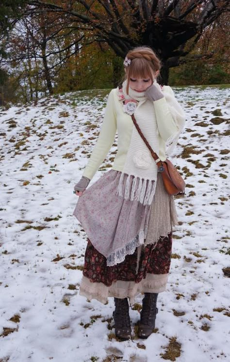 Fae Creatures, Casual Mori, Natural Kei, Sick Clothes, Japanese Forest, Old Aesthetic, Cult Party Kei, Snow Falls, Kei Fashion