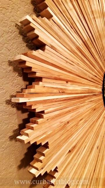 Wooden Mirrors, Diy Projects Wood, Upcycle Wood, Wood Working Ideas, Steampunk Wall, Starburst Mirror, Wood Waste, Door Jamb, Wood Wall Art Diy