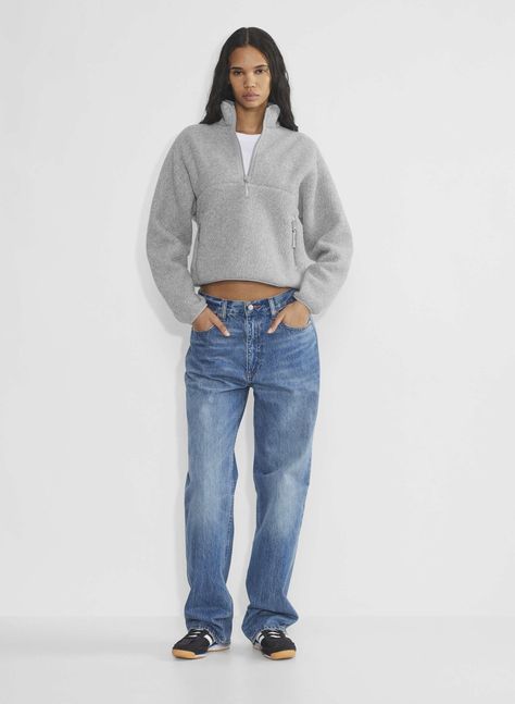 Street Wear Winter, College Class Outfits, Aritzia Outfit, Aritzia Style, Winter Tops For Women, Class Outfits, Fleece Outfit, Aritzia Sweater, College Class