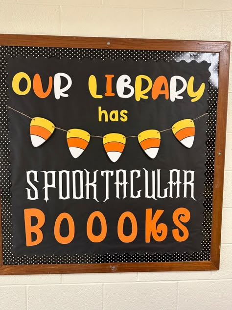 Pumpkin Library Display, Elementary Library Ideas Decor, October Book Displays, October Library Lessons, Fall Library Window Display, Halloween Library Bulletin Board Ideas, Librarian Desk Decor, Halloween Book Display Library, October Library Bulletin Boards